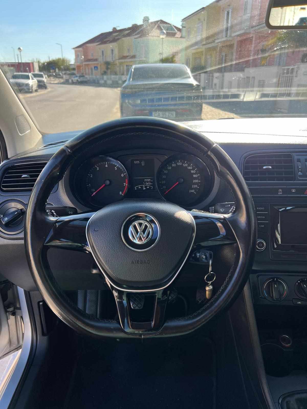 volkswagen-polo-1-0-2014-gasolina-999cc