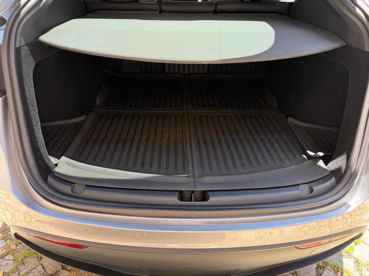tesla-model-y-performance-2023-eletrico