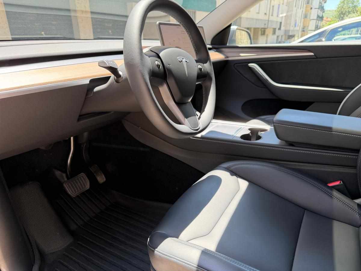 tesla-model-y-performance-2023-eletrico