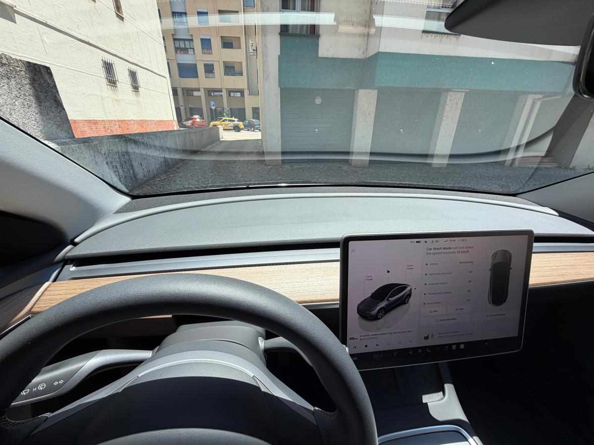 tesla-model-y-performance-2023-eletrico