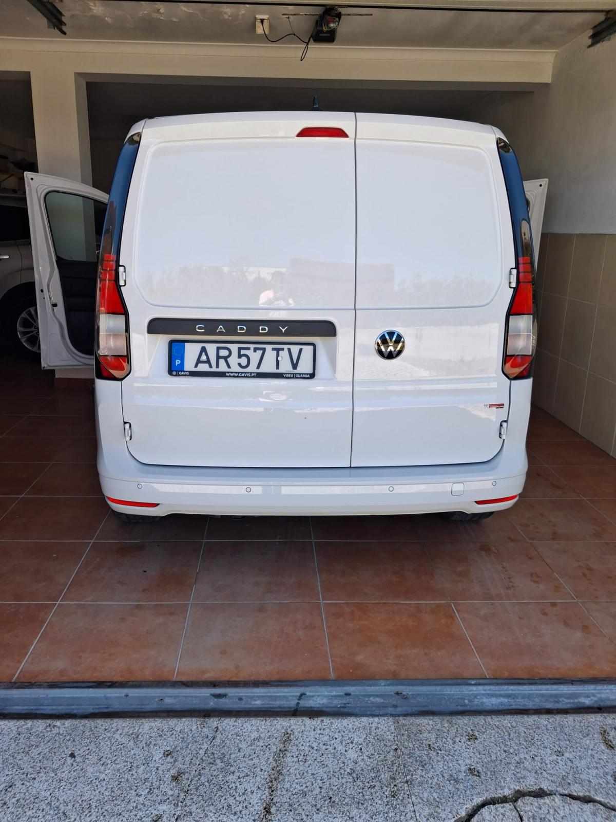 volkswagen-caddy-2-0-tdi-bluemotion-2022-diesel-1968cc