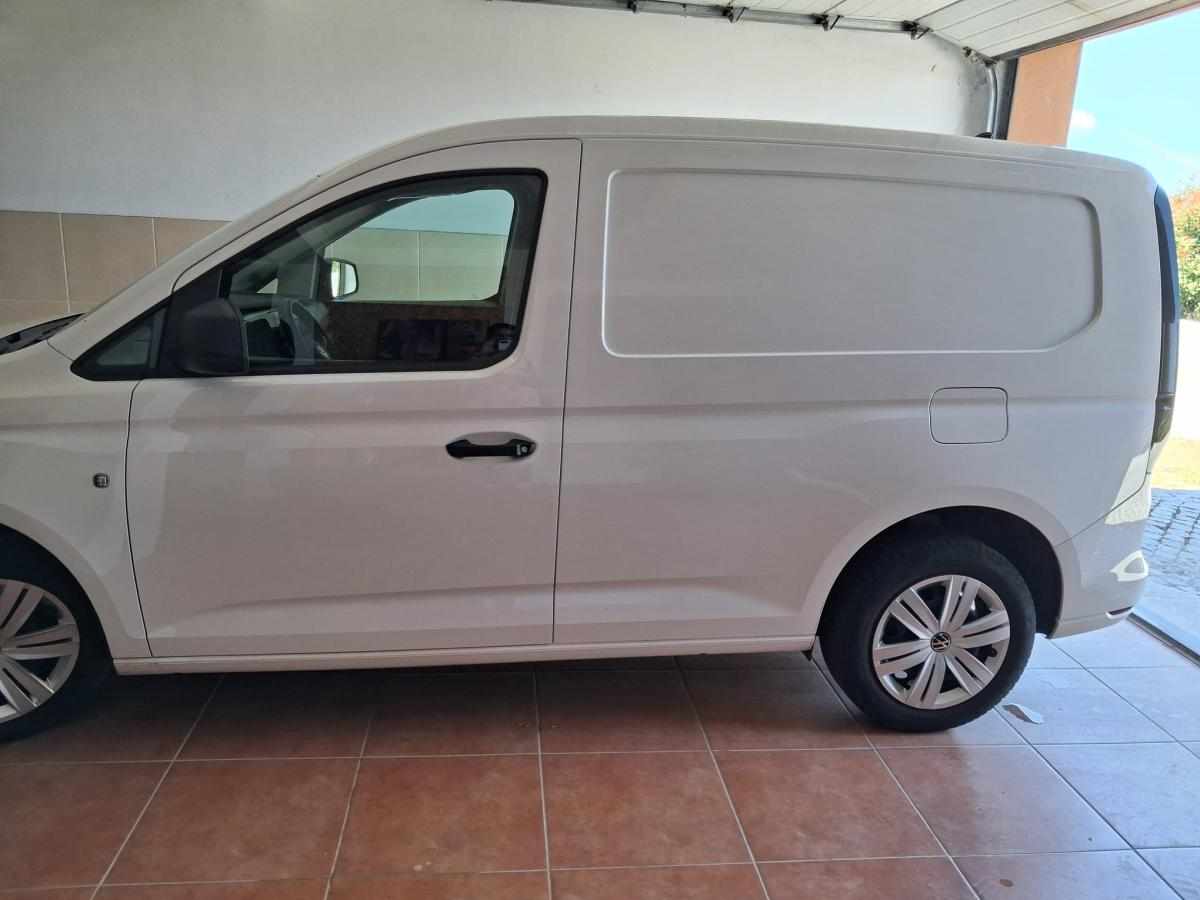 volkswagen-caddy-2-0-tdi-bluemotion-2022-diesel-1968cc