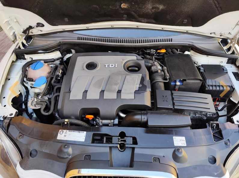 seat-leon-1-6-tdi-2011-diesel-1598cc