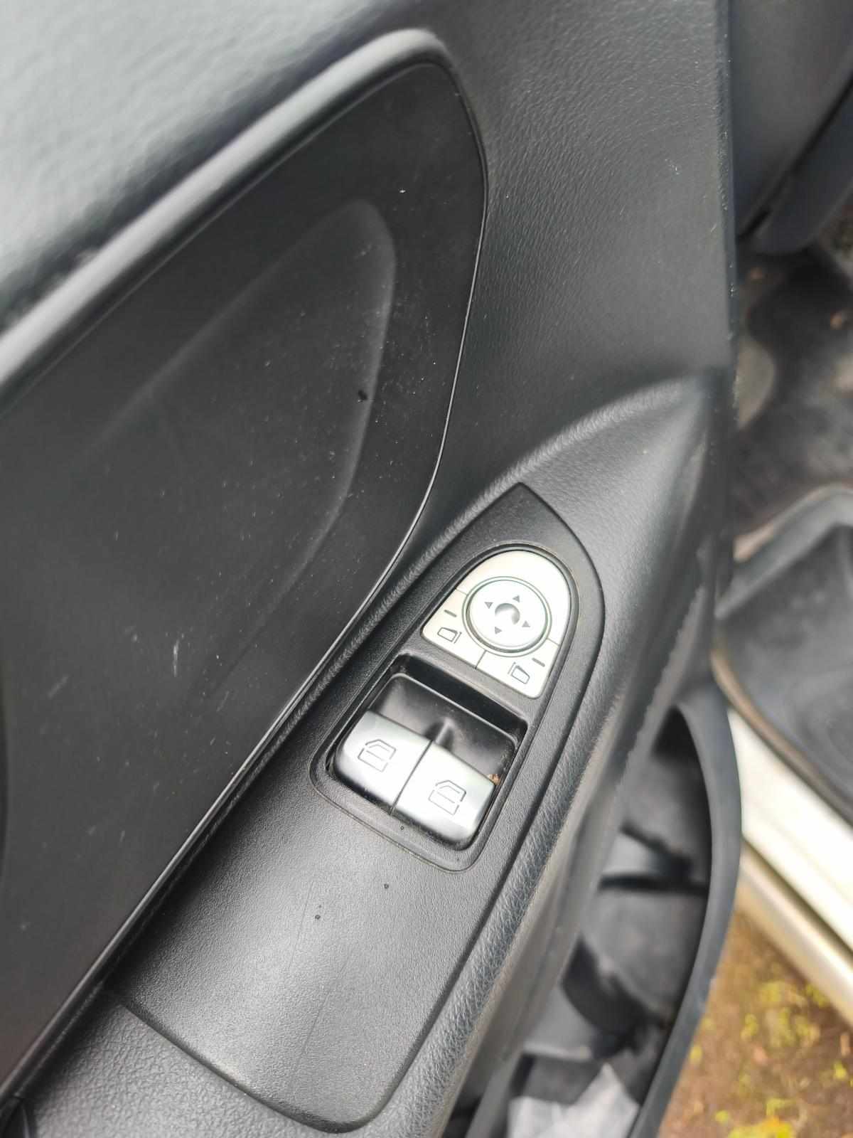 mercedes-benz-vito-111-cdi-2017-diesel-1598cc