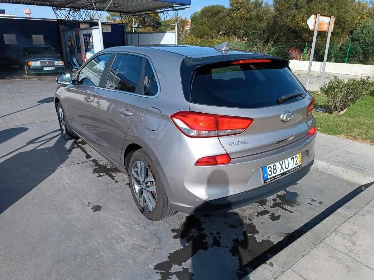 hyundai-i30-1-6-crdi-2019-diesel-1582cc