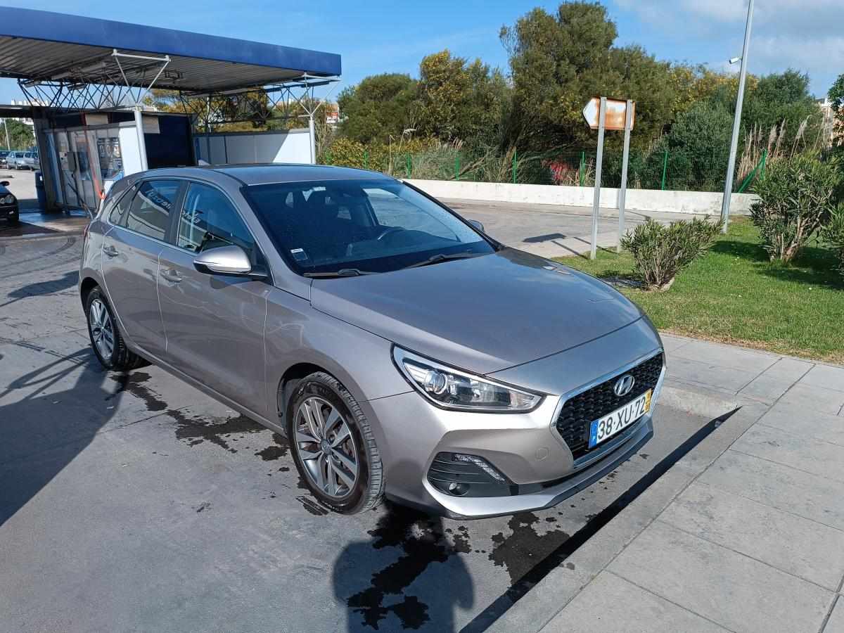 hyundai-i30-1-6-crdi-2019-diesel-1582cc