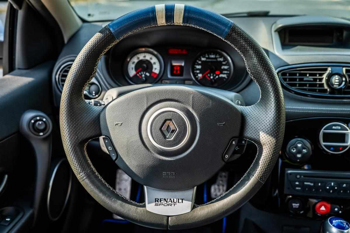renault-clio-rs-2-0-2011-gasolina-1998cc