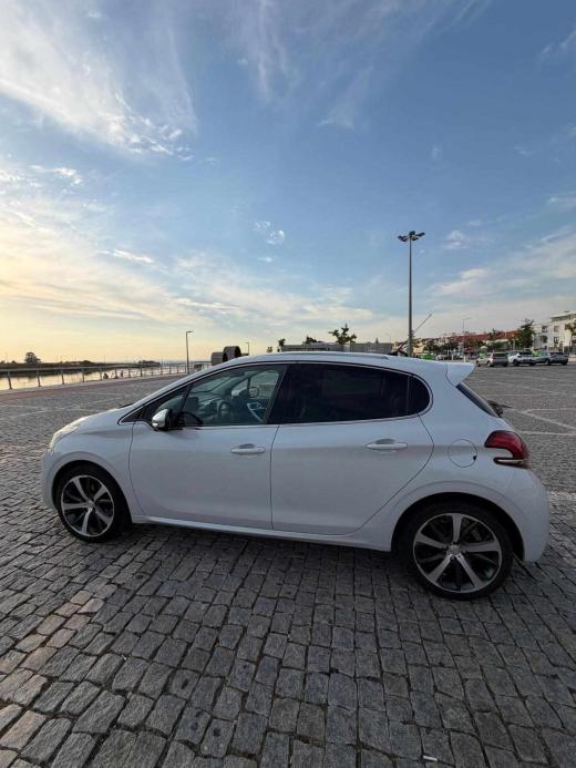 peugeot-208-1-2-vti-2016-gasolina-1199cc