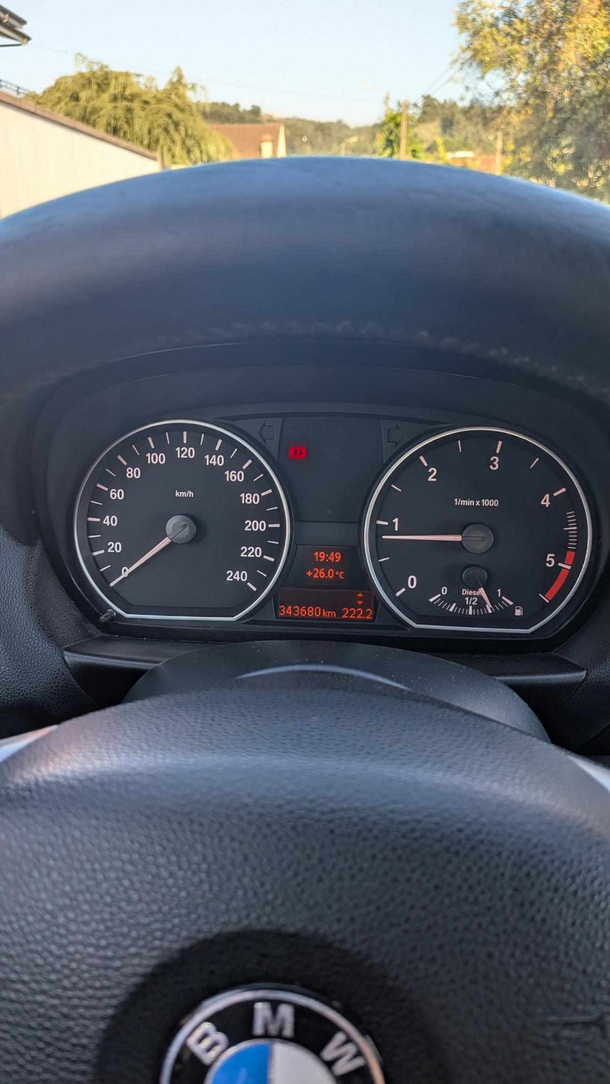 bmw-serie-1-118d-2008-diesel-1995cc