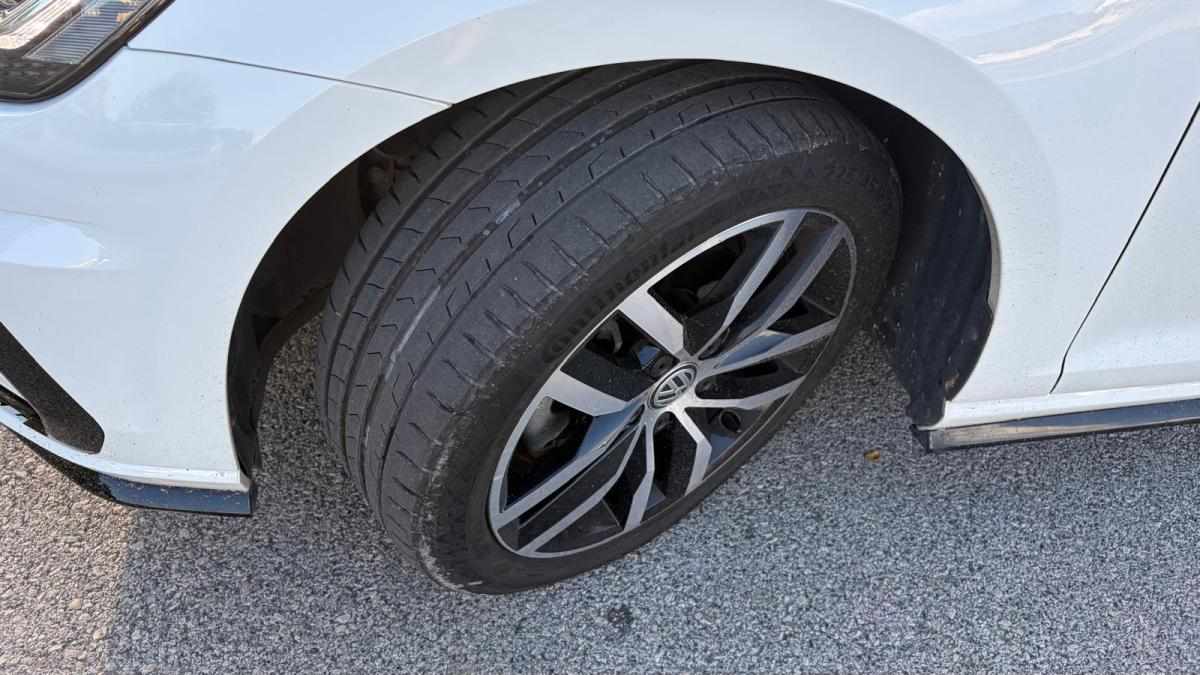 volkswagen-golf-1-6-tdi-bluemotion-2017-diesel-1598cc
