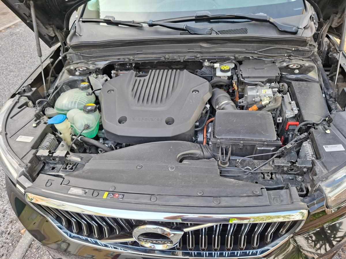 volvo-xc40-t5-recharge-twin-engine-1-5-2020-hibrido-plug-in-1477cc