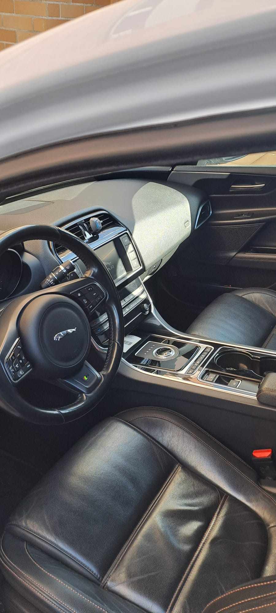 jaguar-xe-20d-awd-2016-diesel-1999cc