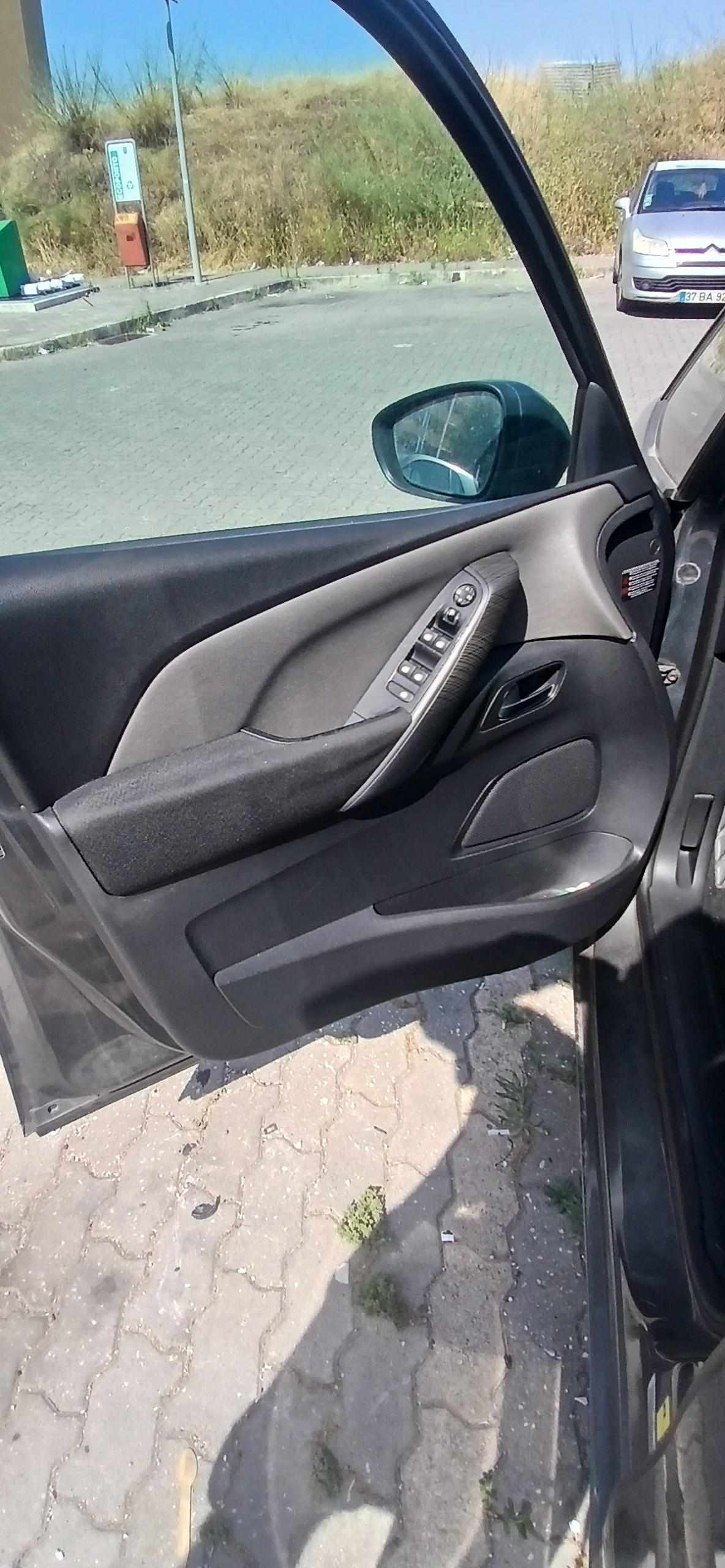 citroen-c4-picasso-1-6-hdi-2015-diesel-1560cc