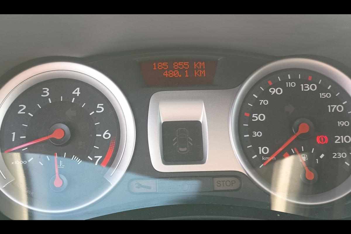 renault-clio-1-2-16v-2008-gasolina-1149cc