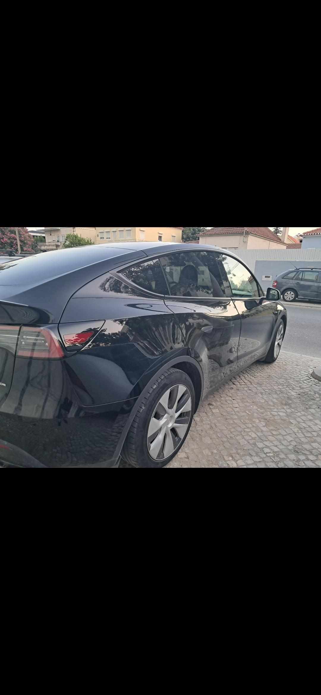 tesla-model-y-standard-range-rwd-2024-eletrico