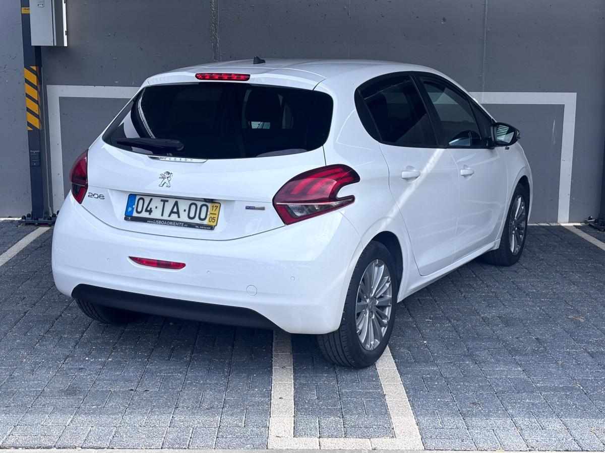 peugeot-208-1-2-vti-2017-gasolina-1199cc