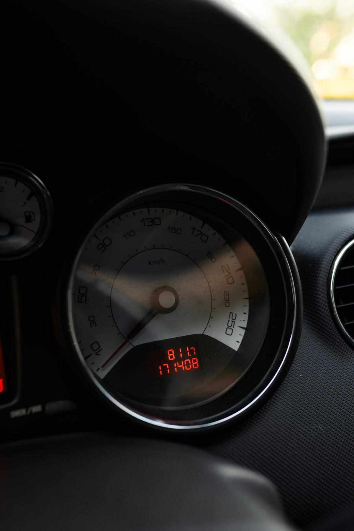 peugeot-308-1-6-hdi-fap-2010-diesel-1560cc