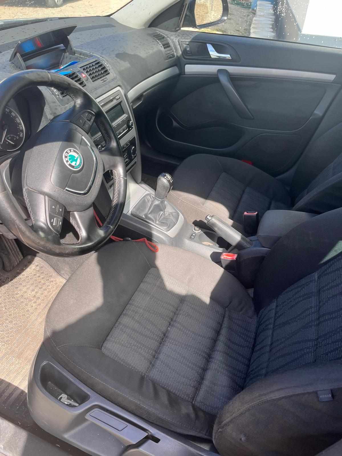 skoda-octavia-1-6-tdi-2011-diesel-1598cc
