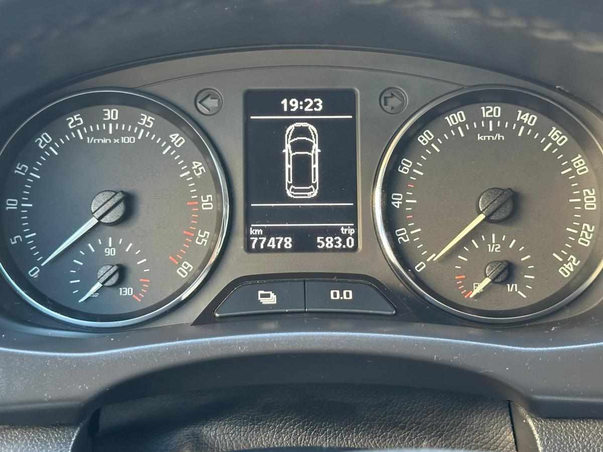 skoda-roomster-1-6-tdi-2012-diesel-1598cc