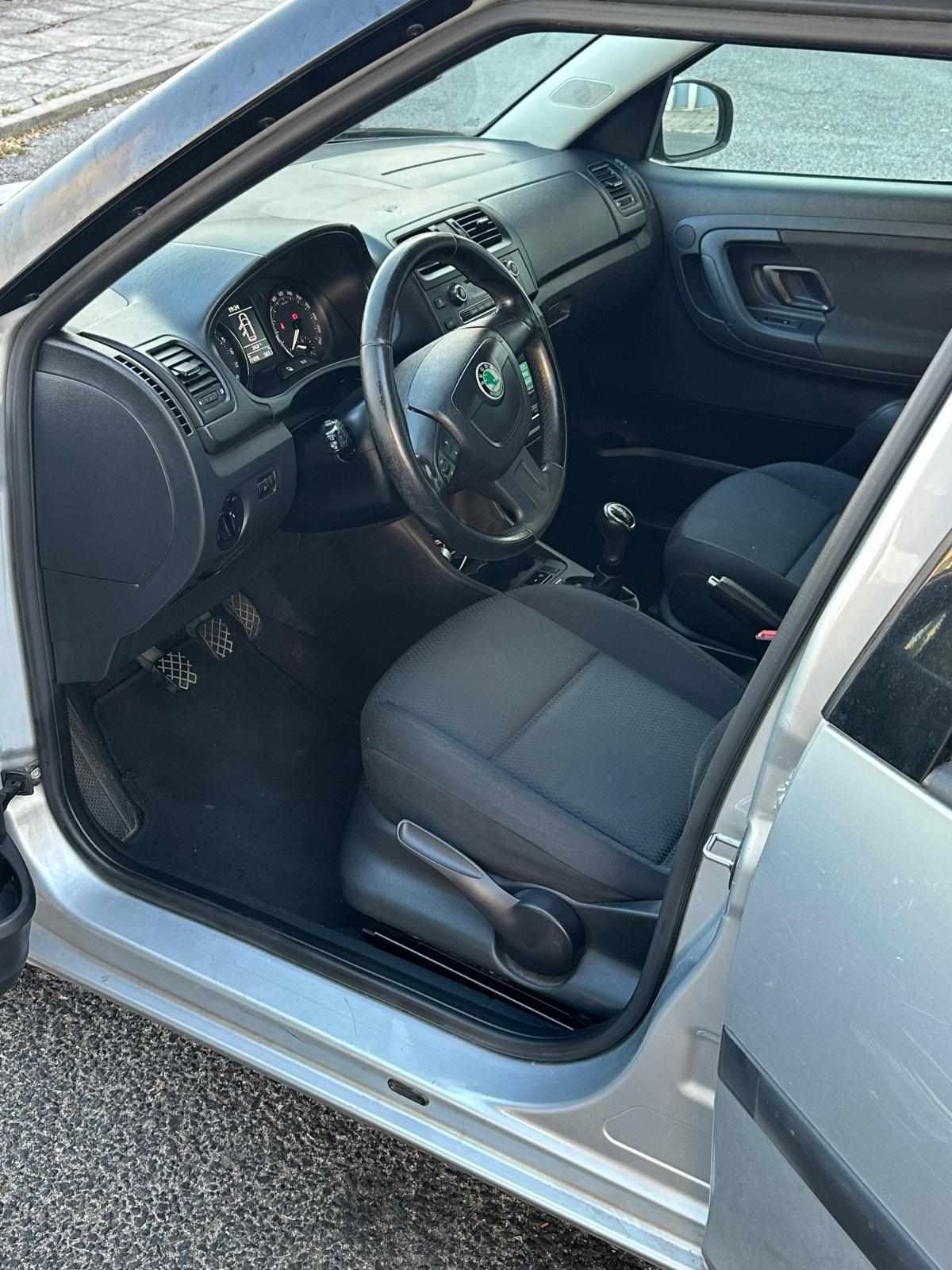 skoda-roomster-1-6-tdi-2012-diesel-1598cc