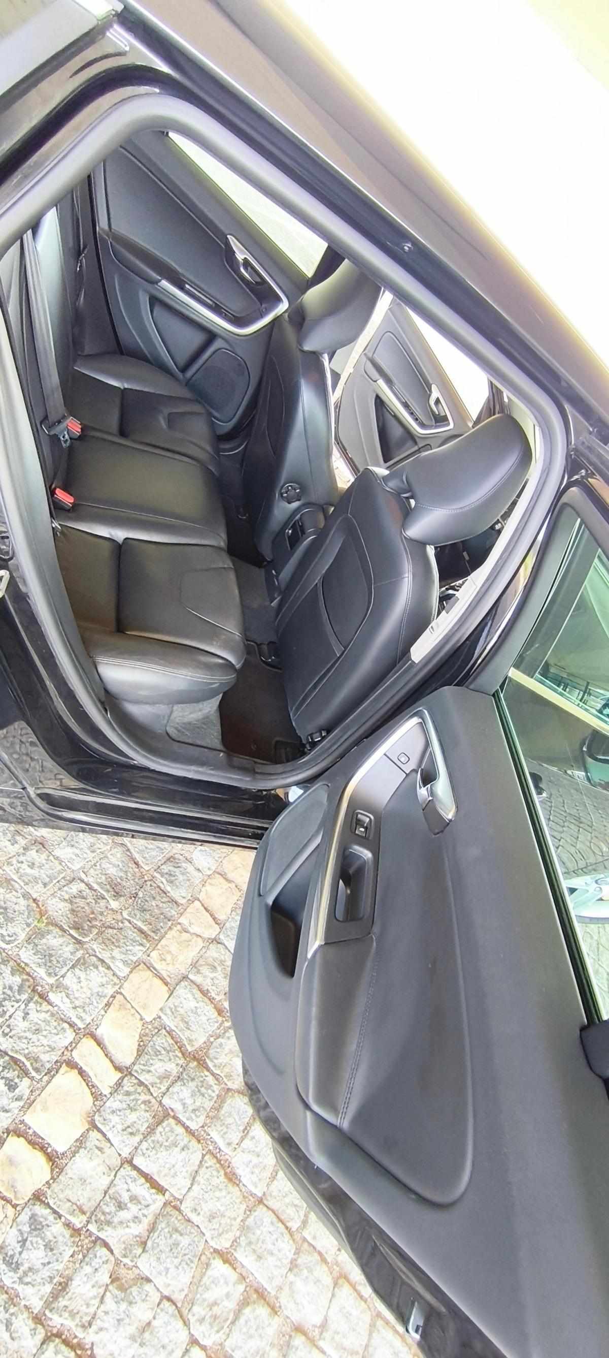 volvo-v60-d6-plug-in-hybrid-awd-2-4-2014-diesel-2400cc