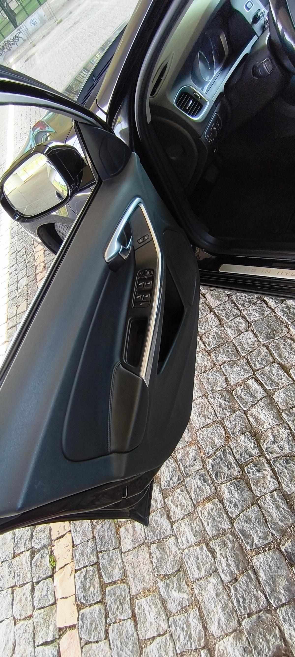 volvo-v60-d6-plug-in-hybrid-awd-2-4-2014-diesel-2400cc