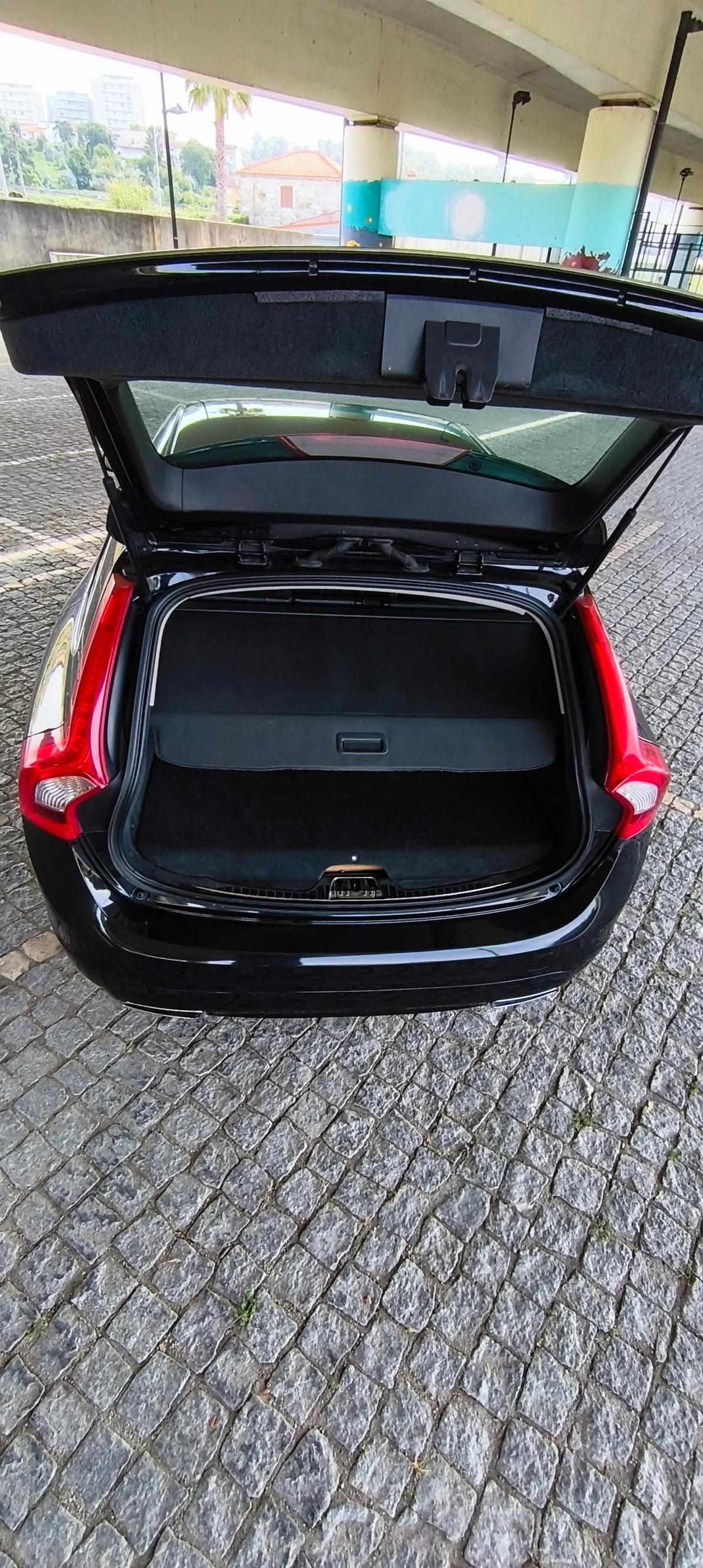 volvo-v60-d6-plug-in-hybrid-awd-2-4-2014-diesel-2400cc