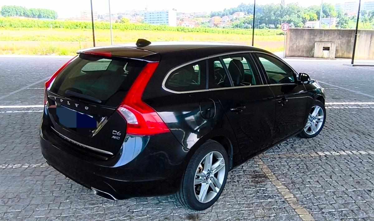 volvo-v60-d6-plug-in-hybrid-awd-2-4-2014-diesel-2400cc