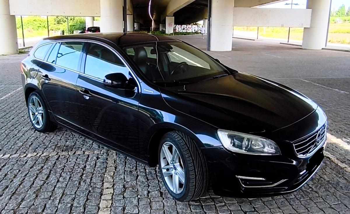 volvo-v60-d6-plug-in-hybrid-awd-2-4-2014-diesel-2400cc