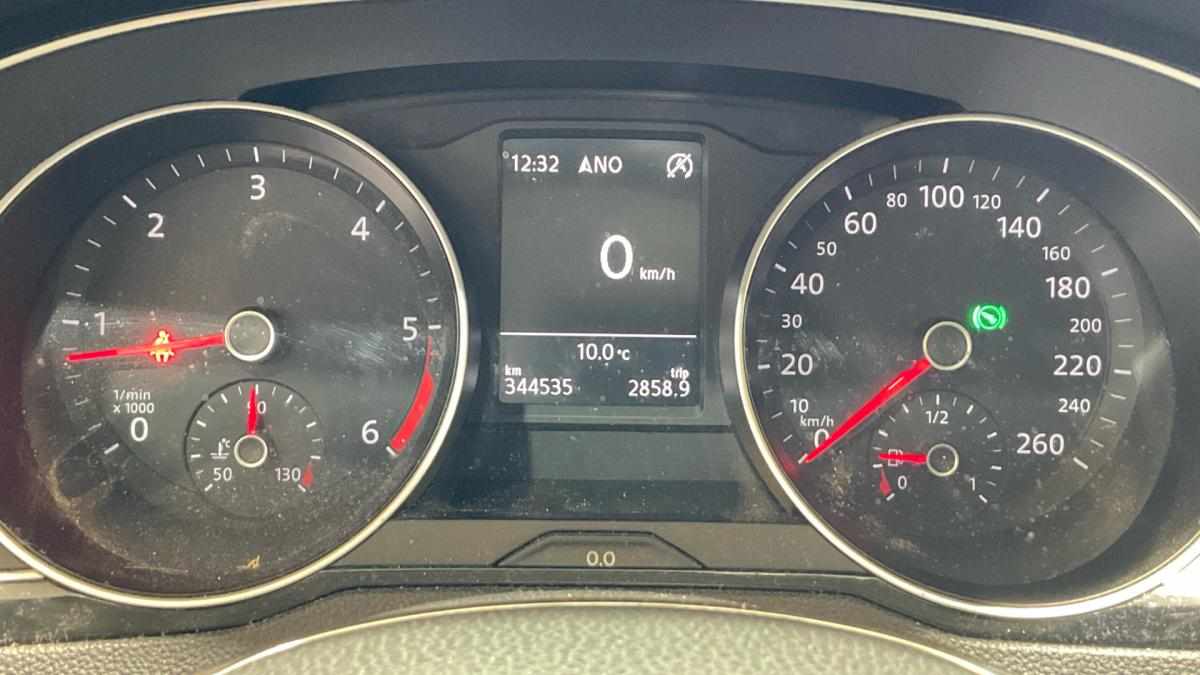 volkswagen-passat-1-6-tdi-bluemotion-2015-diesel-1598cc