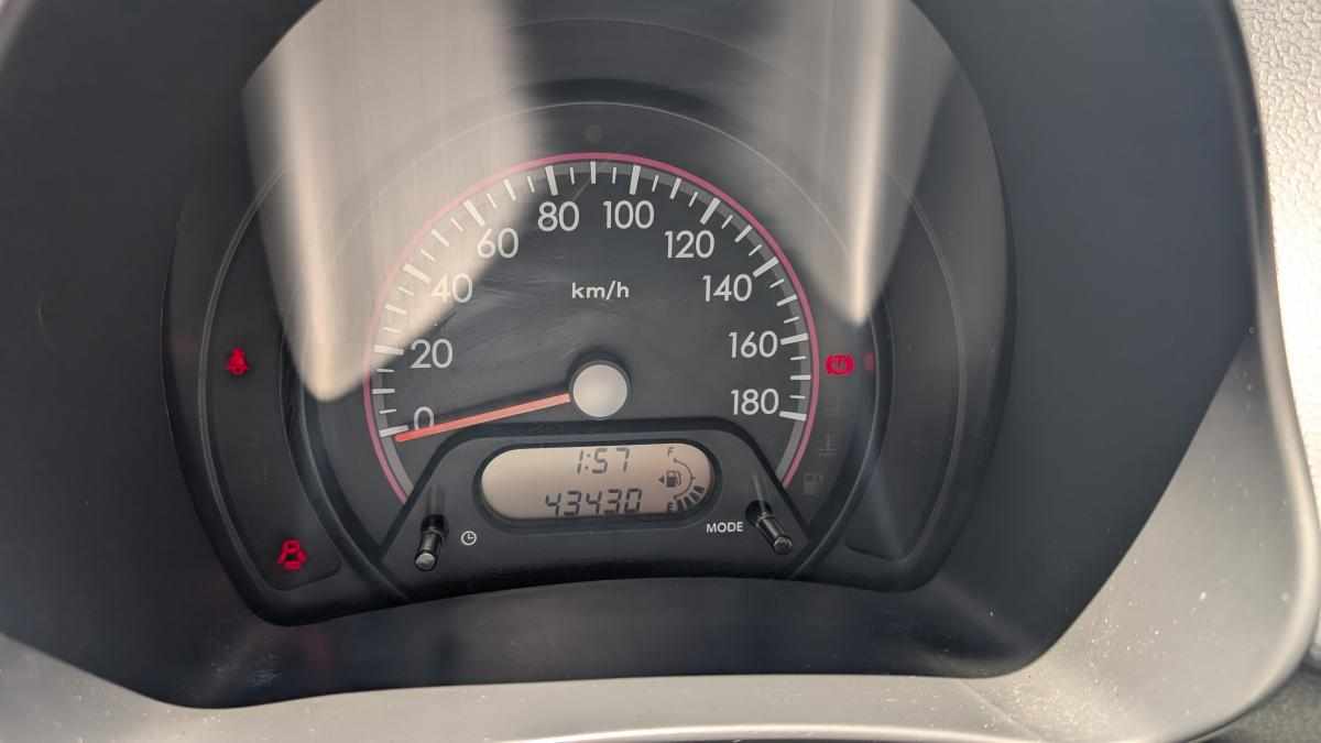 nissan-pixo-1-0-2010-gasolina-996cc