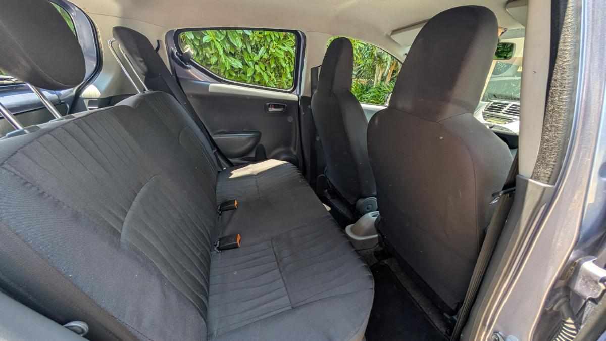 nissan-pixo-1-0-2010-gasolina-996cc