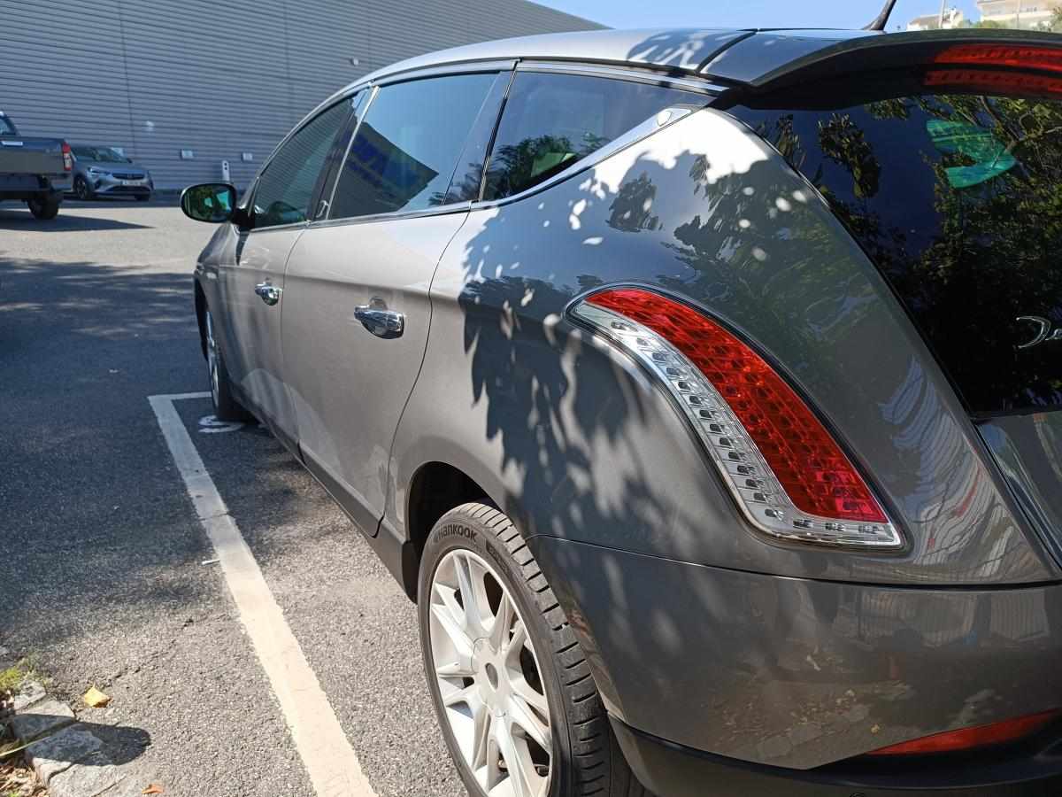 lancia-delta-1-6-2009-diesel-1598cc