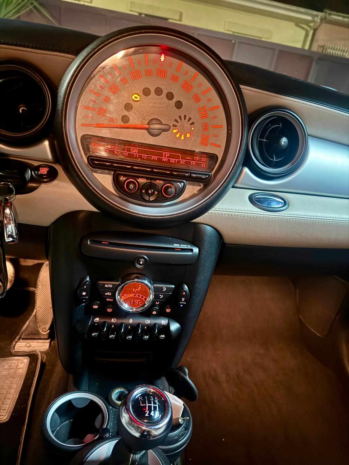 mini-hatch-d-2-0-2011-diesel-1598cc