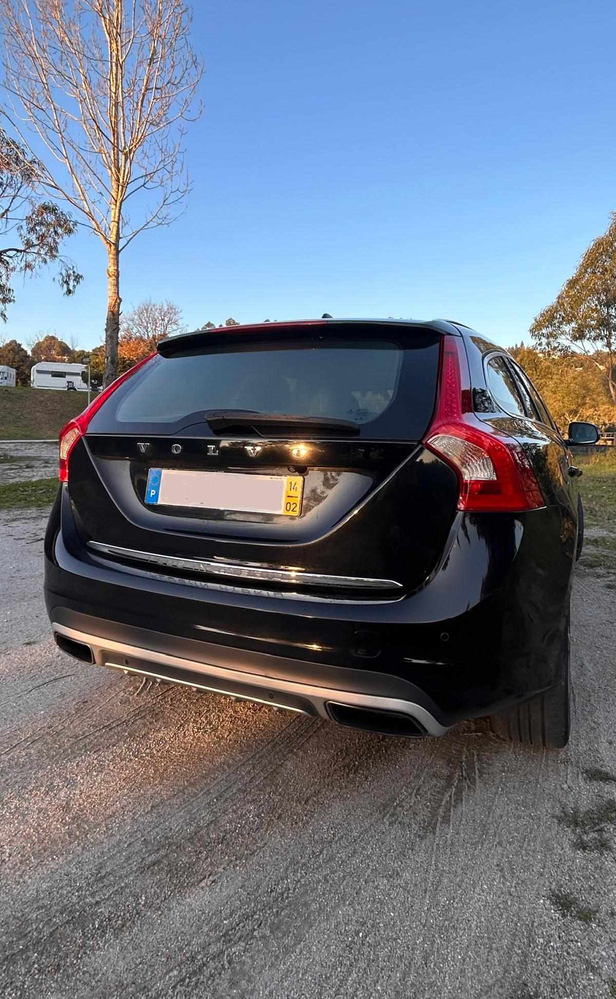 volvo-v60-d6-plug-in-hybrid-2-4-awd-2014-diesel-2400cc