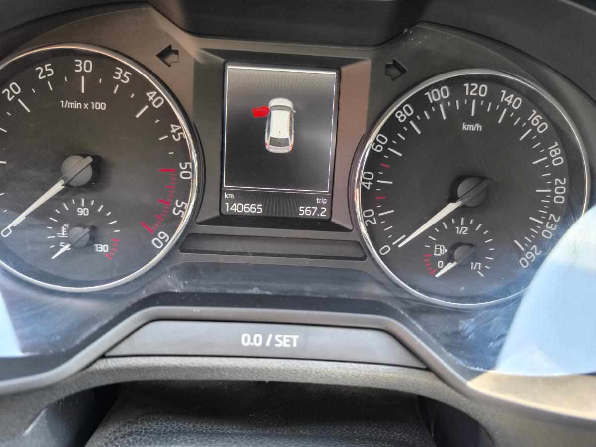 skoda-octavia-1-6-tdi-2013-diesel-1598cc