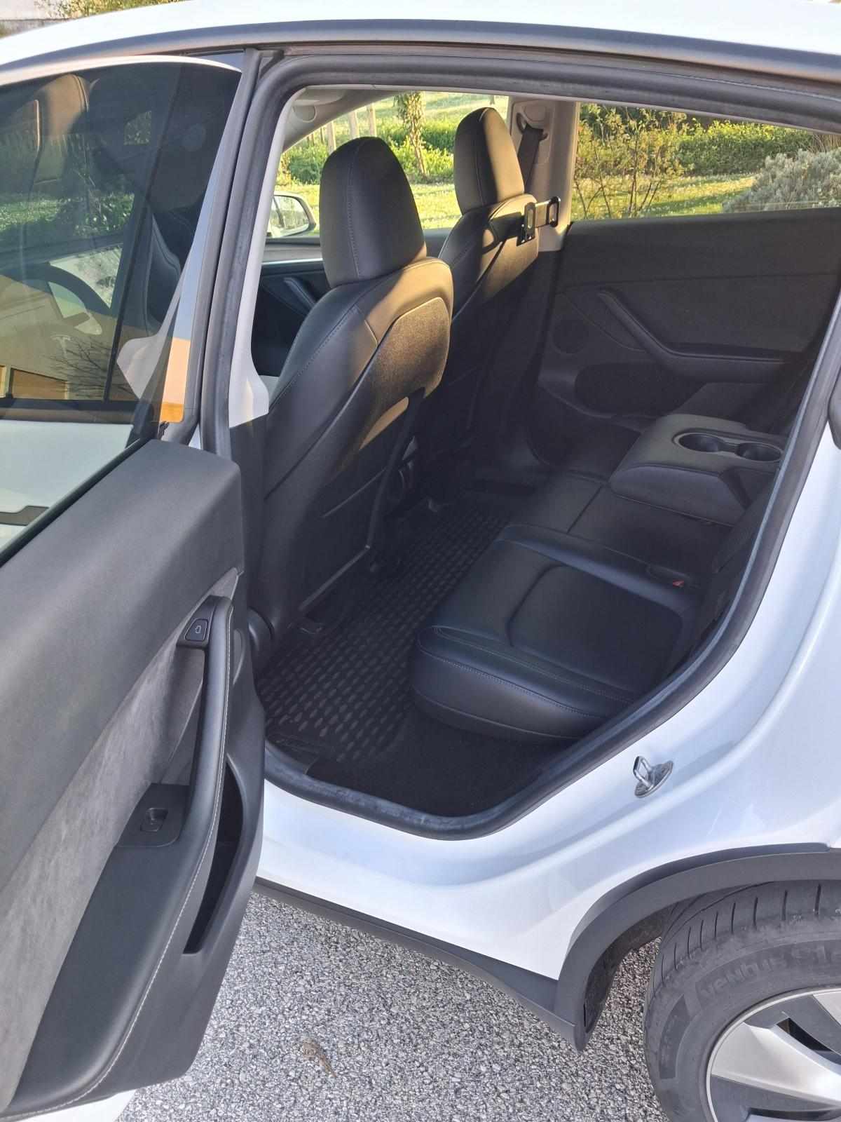 tesla-model-y-standard-range-rwd-2022-eletrico