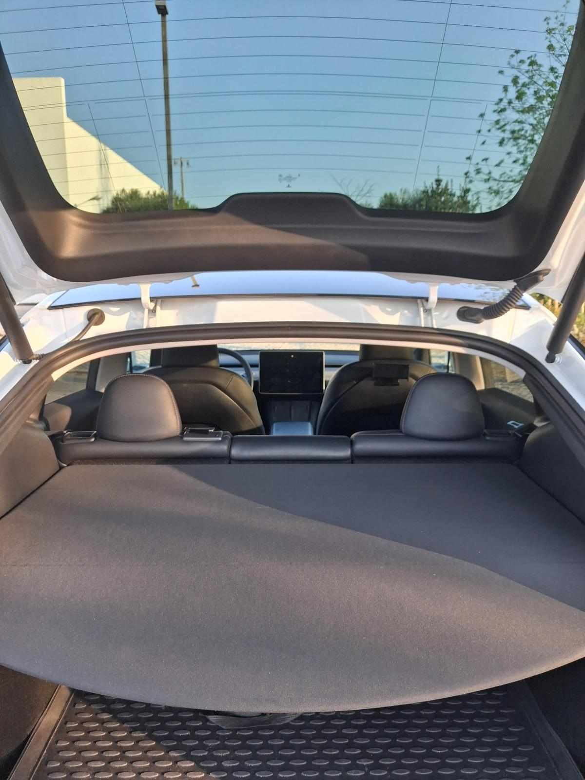 tesla-model-y-standard-range-rwd-2022-eletrico