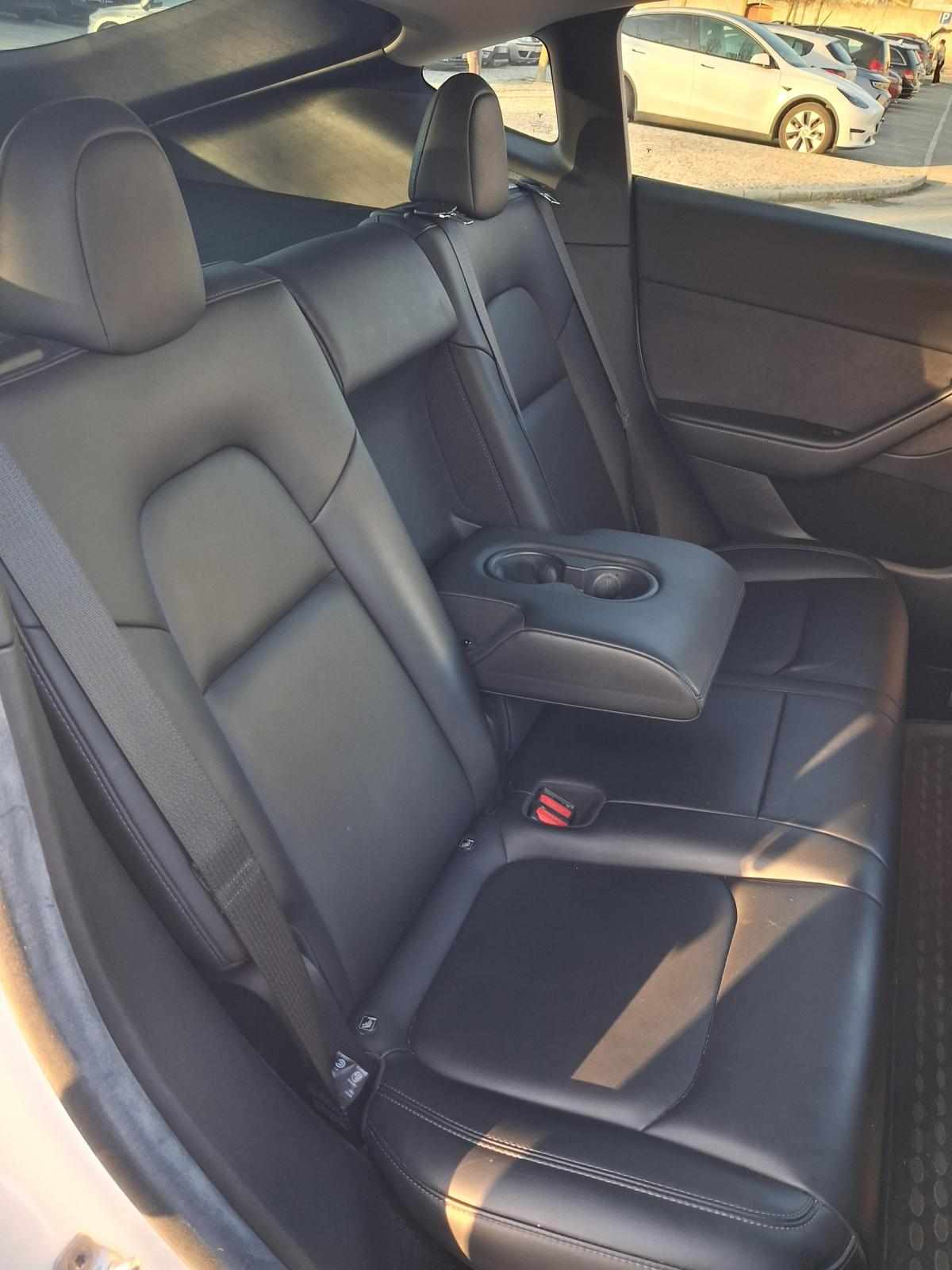 tesla-model-y-standard-range-rwd-2022-eletrico