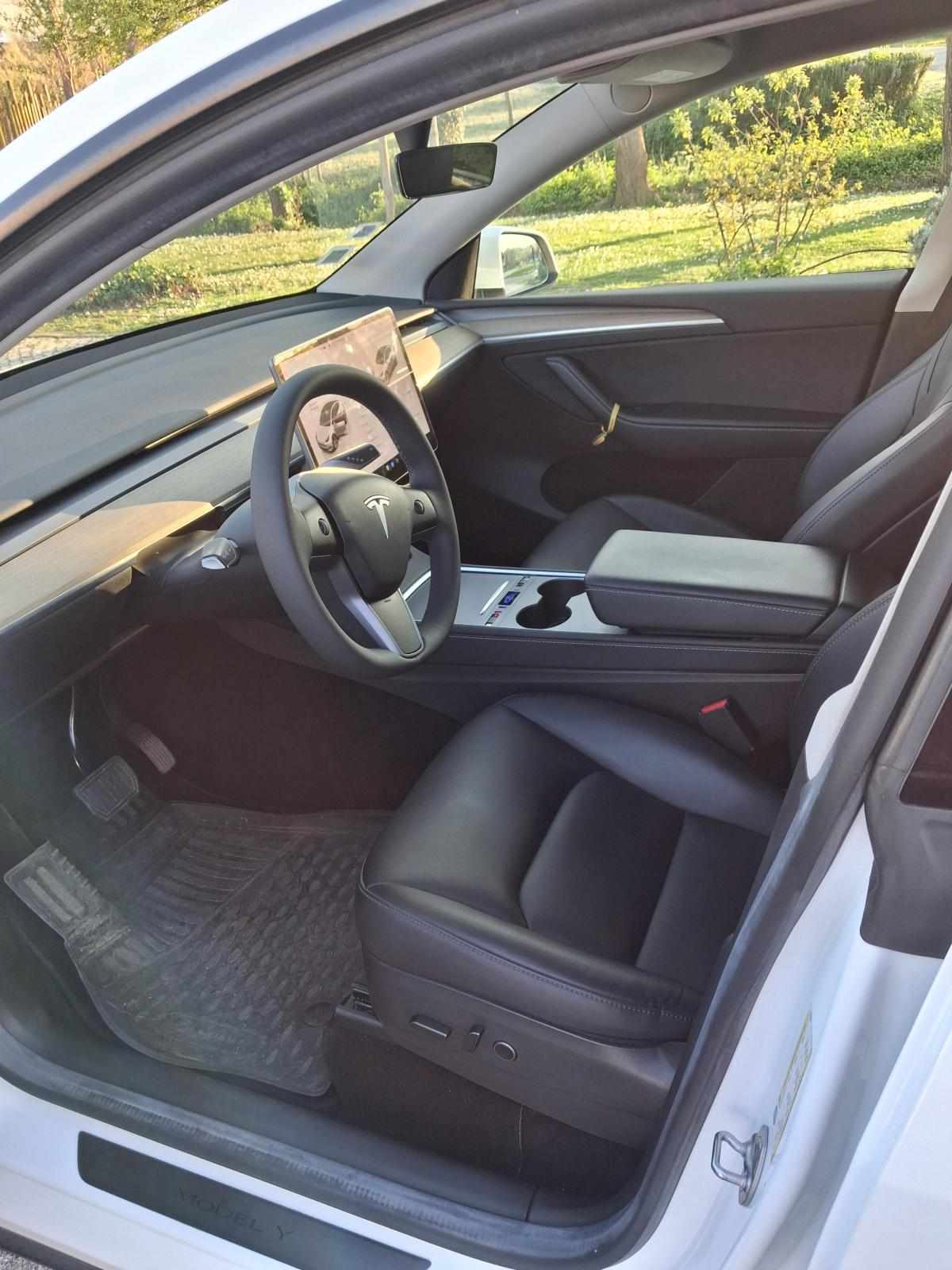 tesla-model-y-standard-range-rwd-2022-eletrico