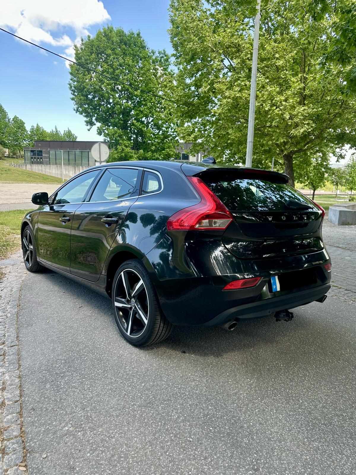 volvo-v40-2-0-d4-2014-diesel-1969cc