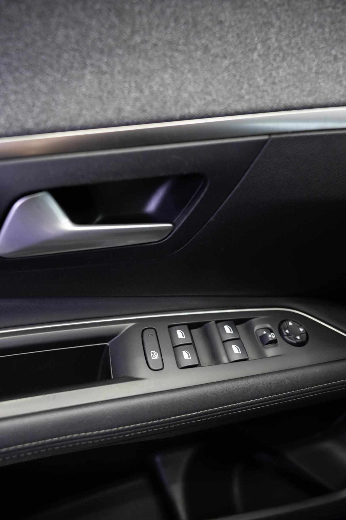 peugeot-3008-1-2-puretech-2018-gasolina-1199cc