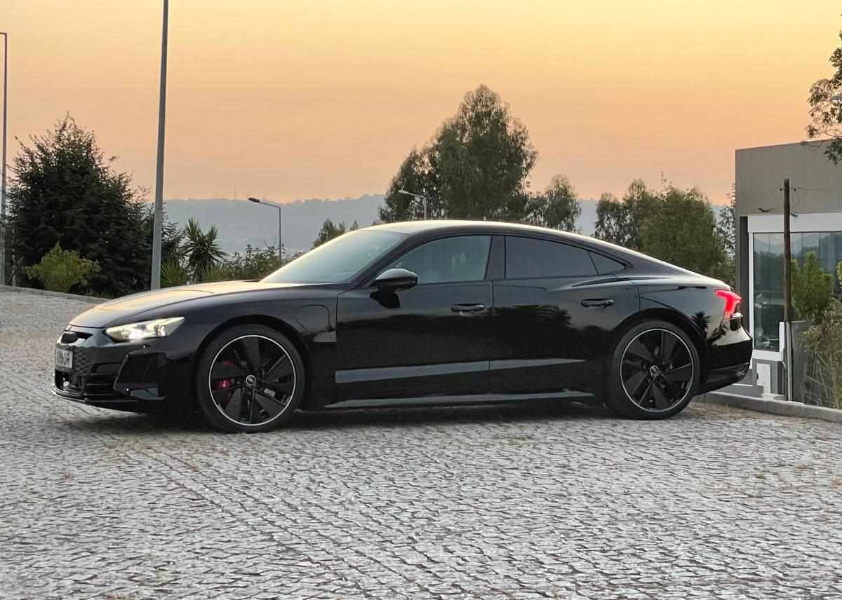 audi-e-tron-quattro-2021-eletrico