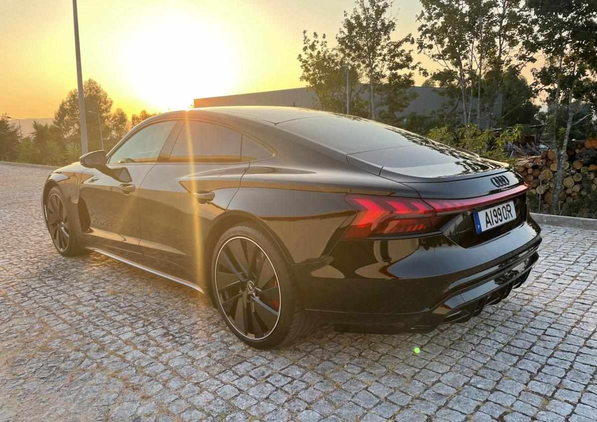 audi-e-tron-quattro-2021-eletrico