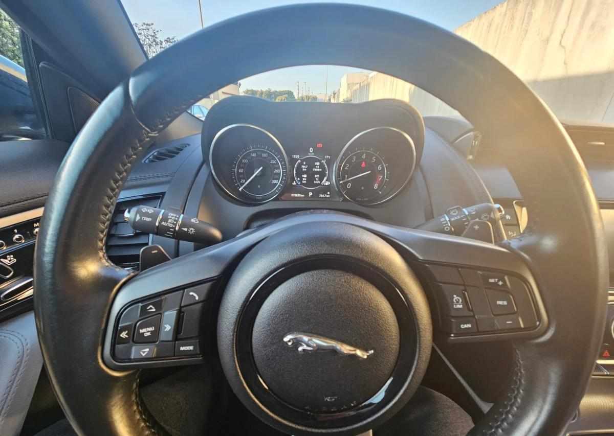jaguar-f-type-3-0-v6-2015-gasolina-2995cc