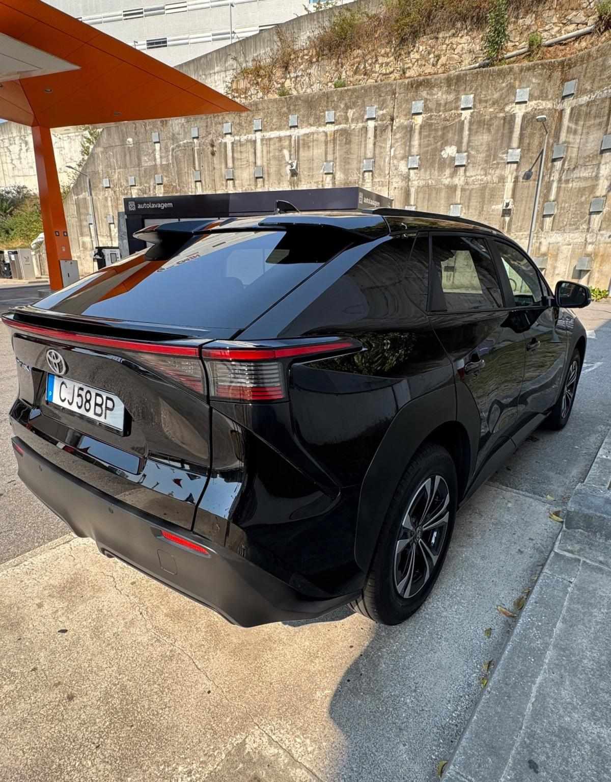 toyota-bz4x-71-4-kwh-2023-eletrico