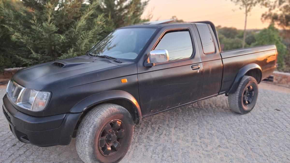 nissan-navara-2-5-4wd-2000-diesel-2488cc