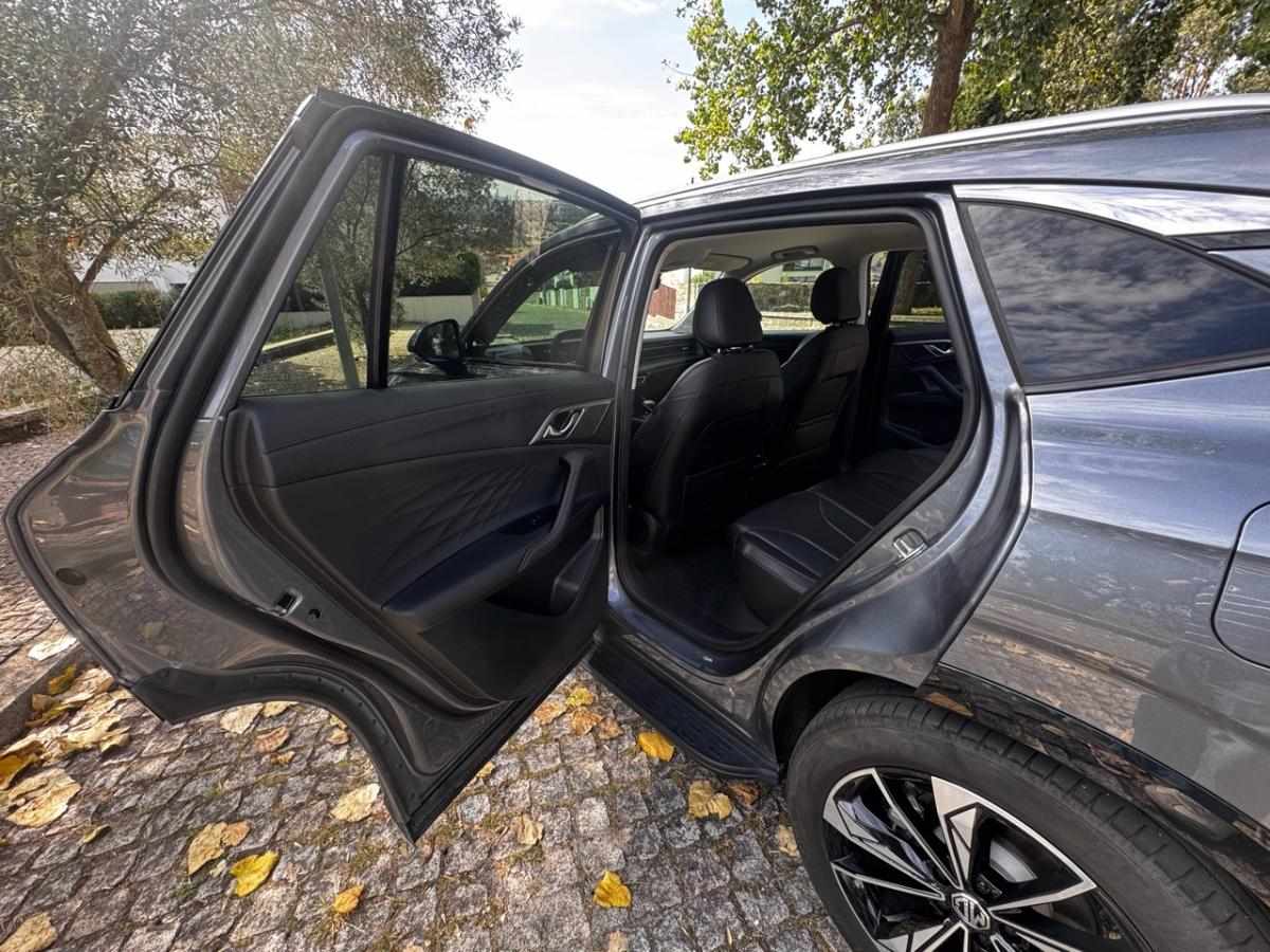 mg-hs-1-5-phev-2025-hibrido-plug-in-1496cc