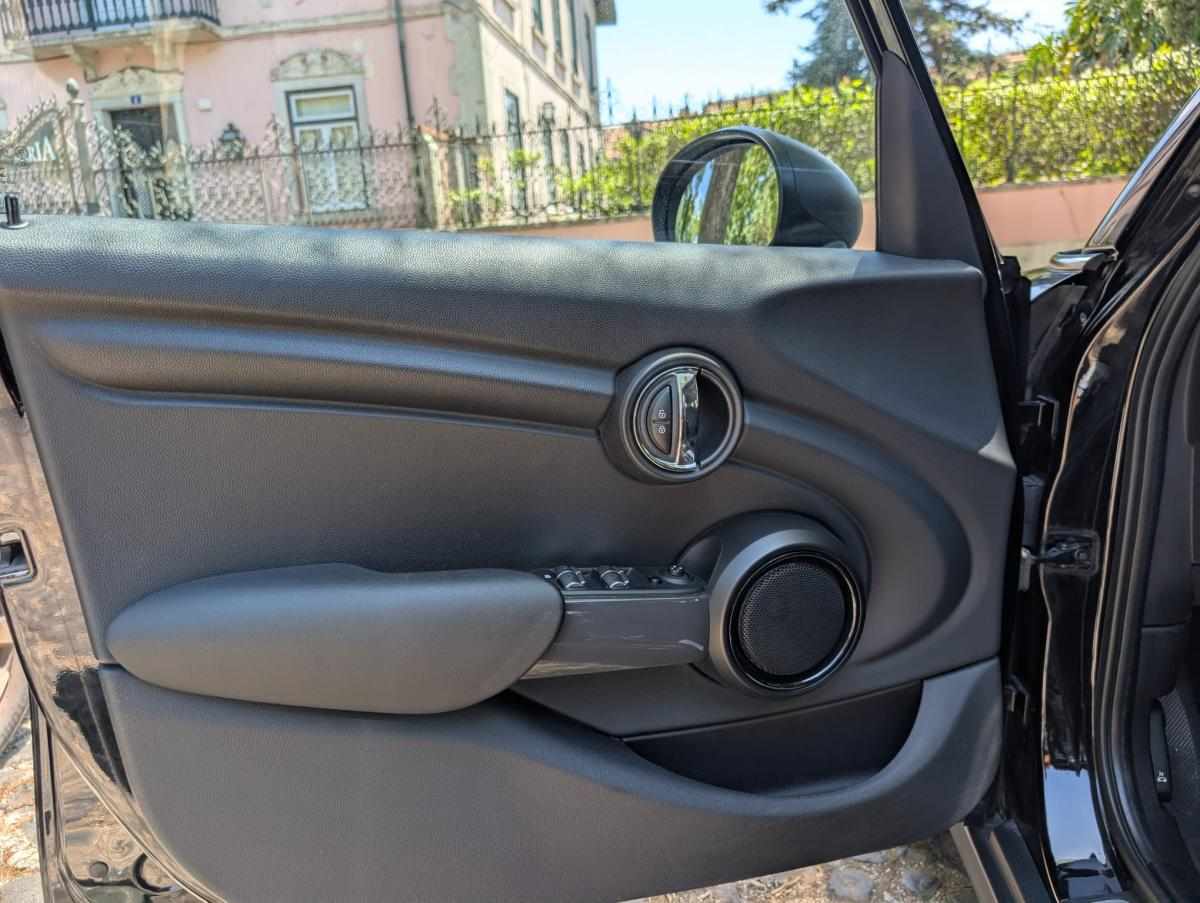 mini-hatch-1-2-2017-gasolina-1233cc