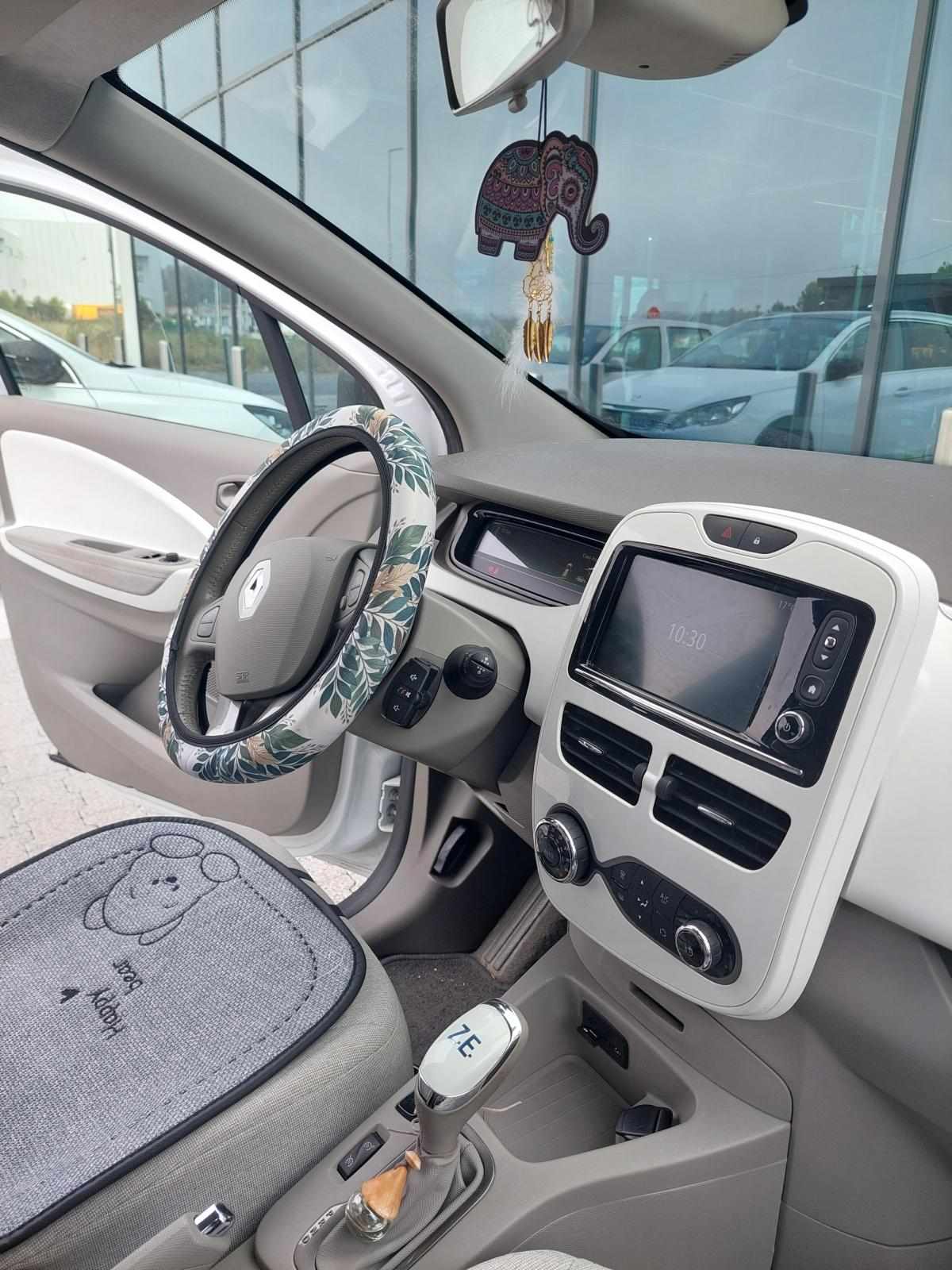 renault-zoe-r90-41-kwh-2019-eletrico